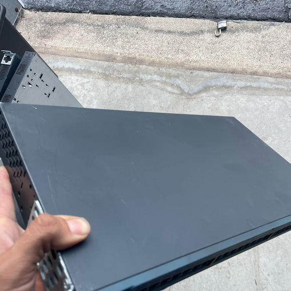 Cisco Catalyst 2950Port Managed Network Switch - Picture 4 of 9